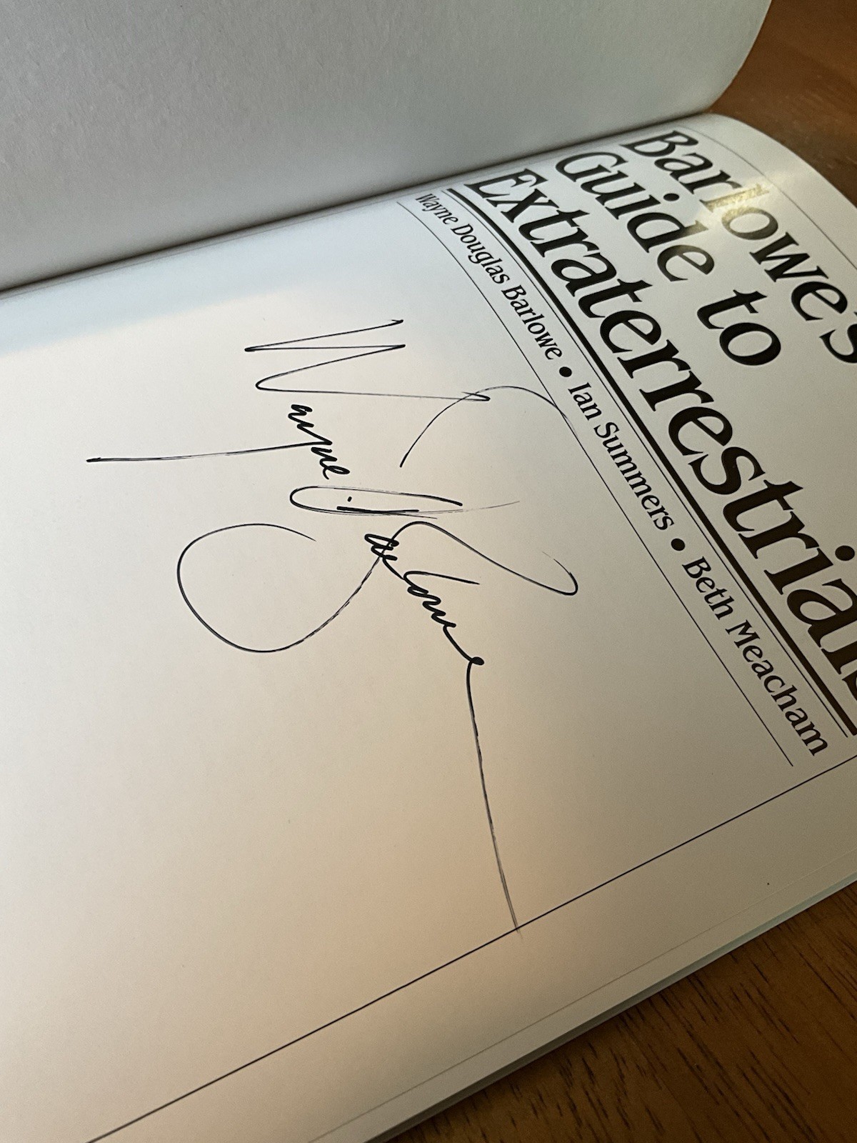 Signed BARLOW’S GUIDE TO EXTRATERRESTRIALS Full Color Identification WP 1987