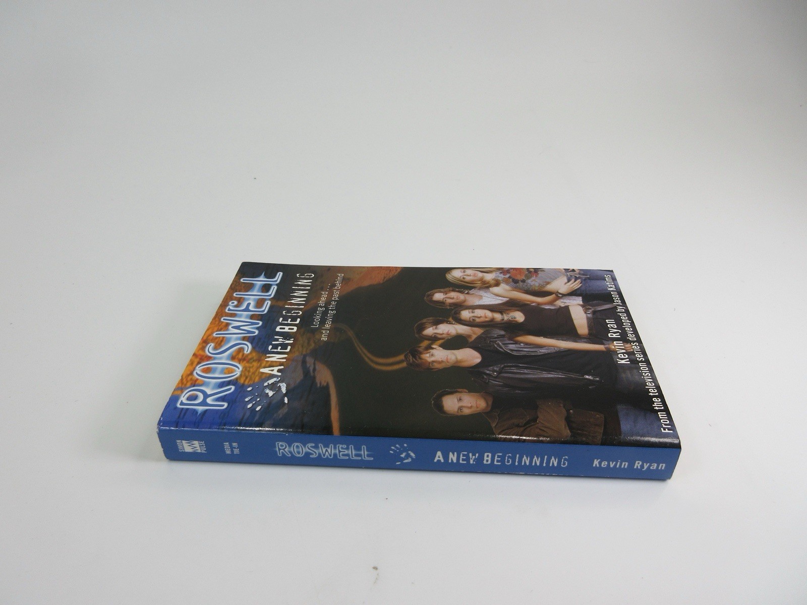 ROSWELL: A NEW BEGINNING By Kevin Ryan *Excellent Condition*