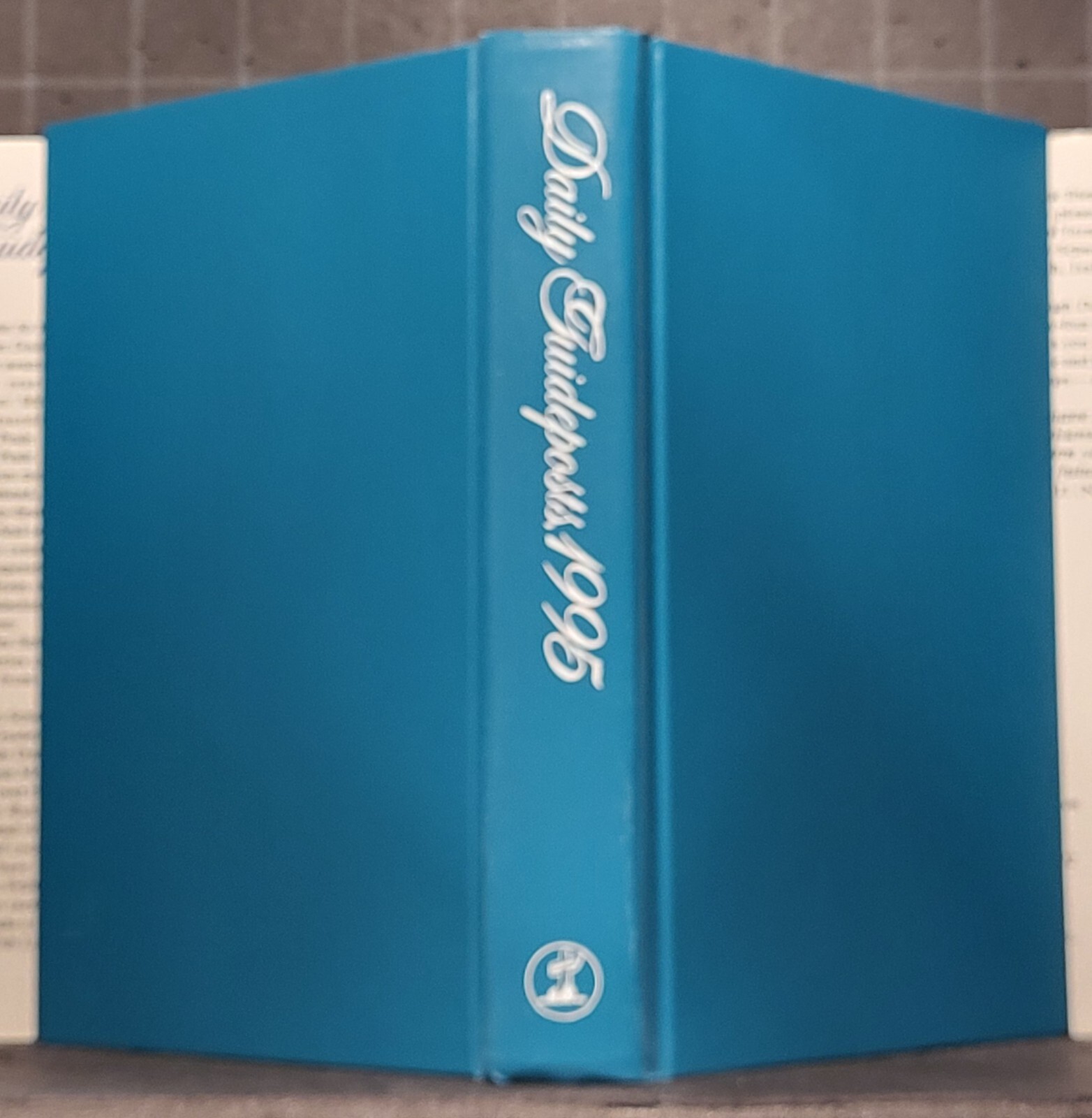 Daily Guideposts 1995 Spirit-Lifting Devotional Every Day of the Year 856