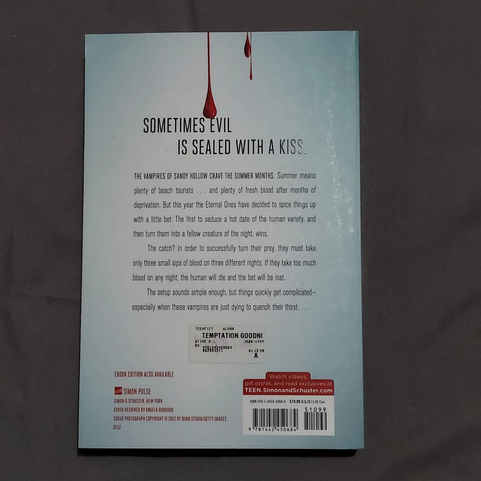 Temptation by R.L. Stine Paperback Simon Pulse Young Adult Vampire Horror Book