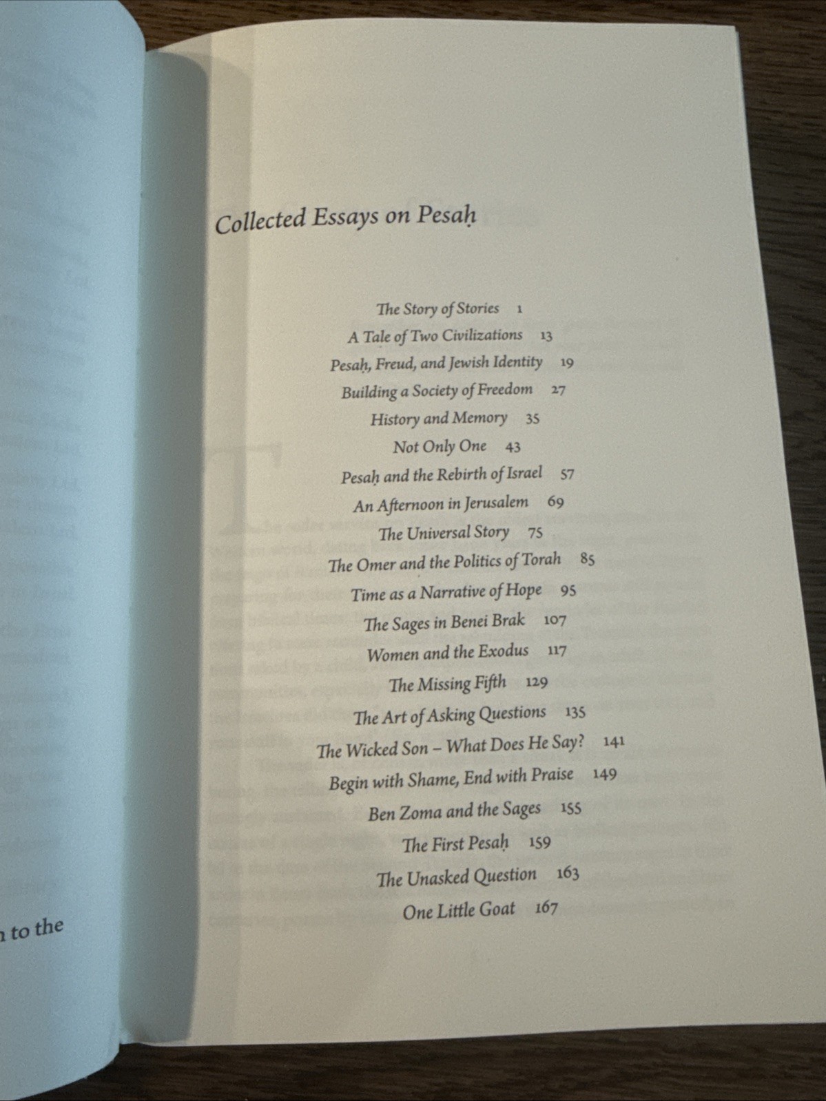 The Jonathan Sacks Haggada Collected Essays On Pesah by J. Sacks Hardcover