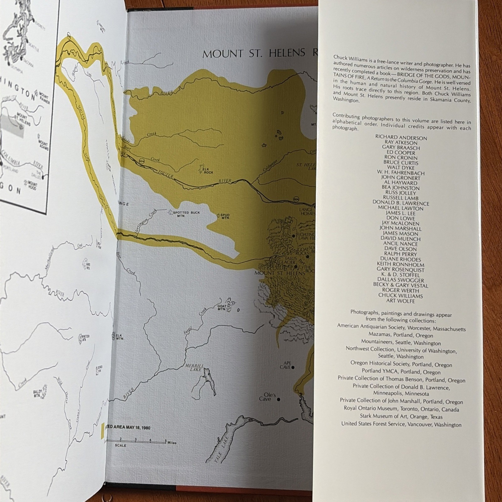 Mount St. Helens: A Changing Landscape by Chuck Williams And Ray Atkeson
