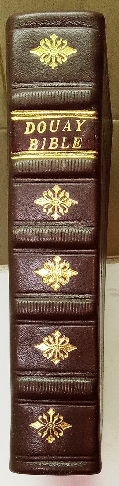ANTIQUE DOUAY RHEIMS CATHOLIC VULGATE BIBLE; FINE BINDING FULL LEATHER [ca1943]