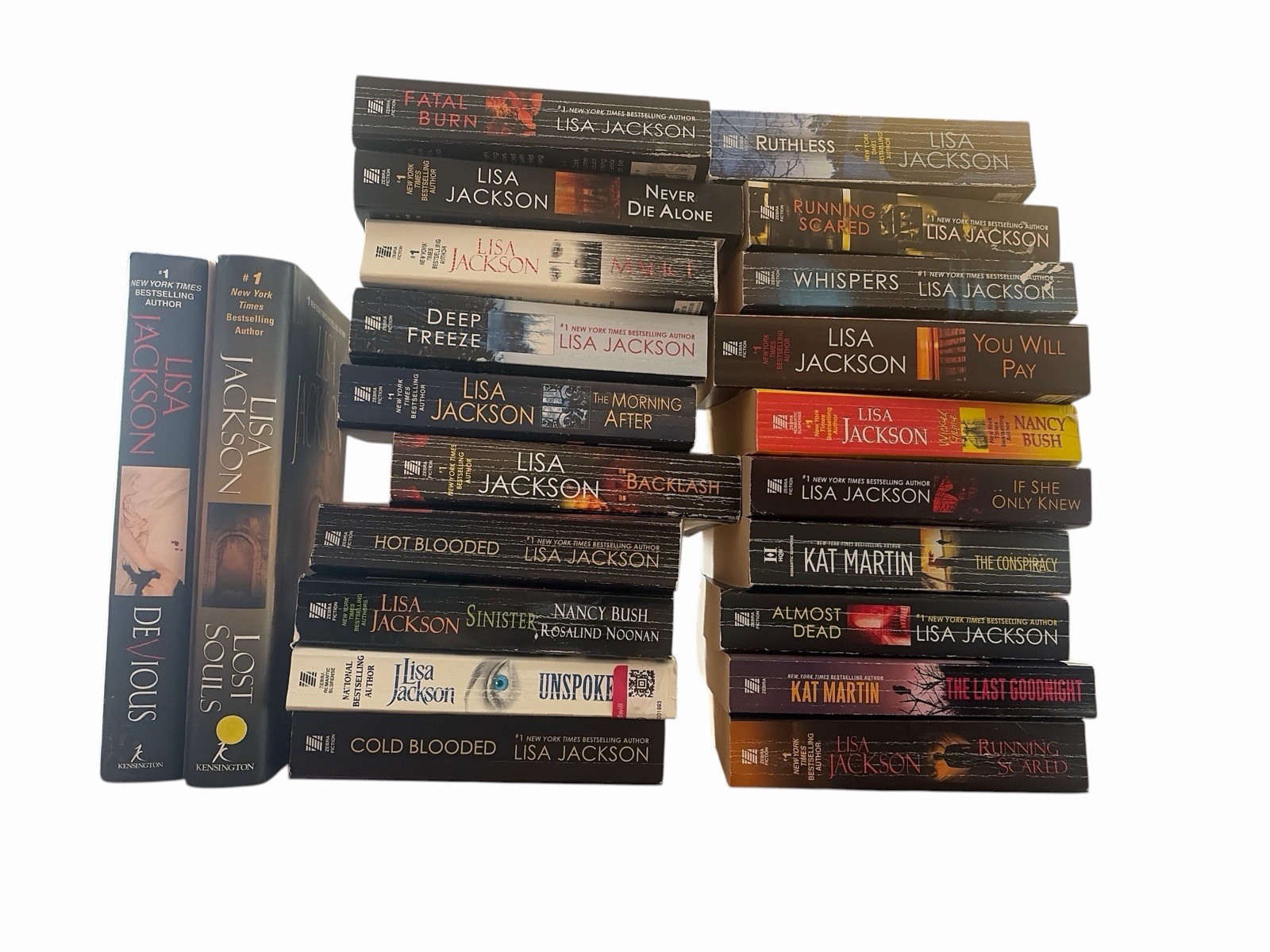 Lisa Jackson Thriller Lot 23 Books Devious Lost Souls 1st Ed, 2 HC 21 Paperbacks
