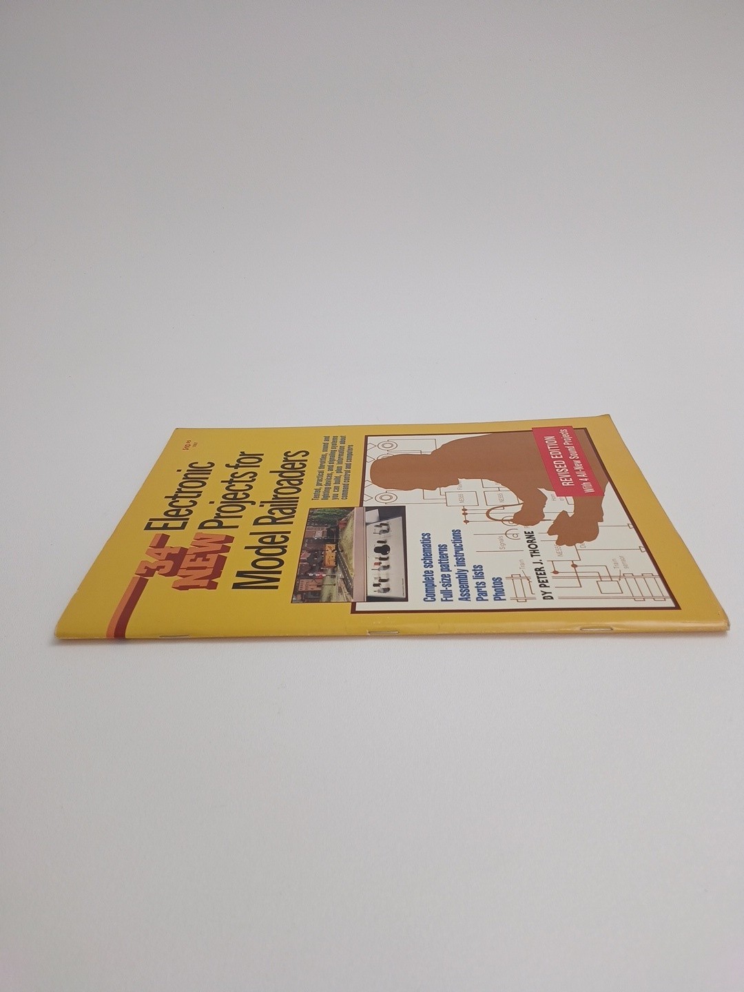 34 New Electronic Projects for Model Railroaders By Peter J. Thorne 1986 Book