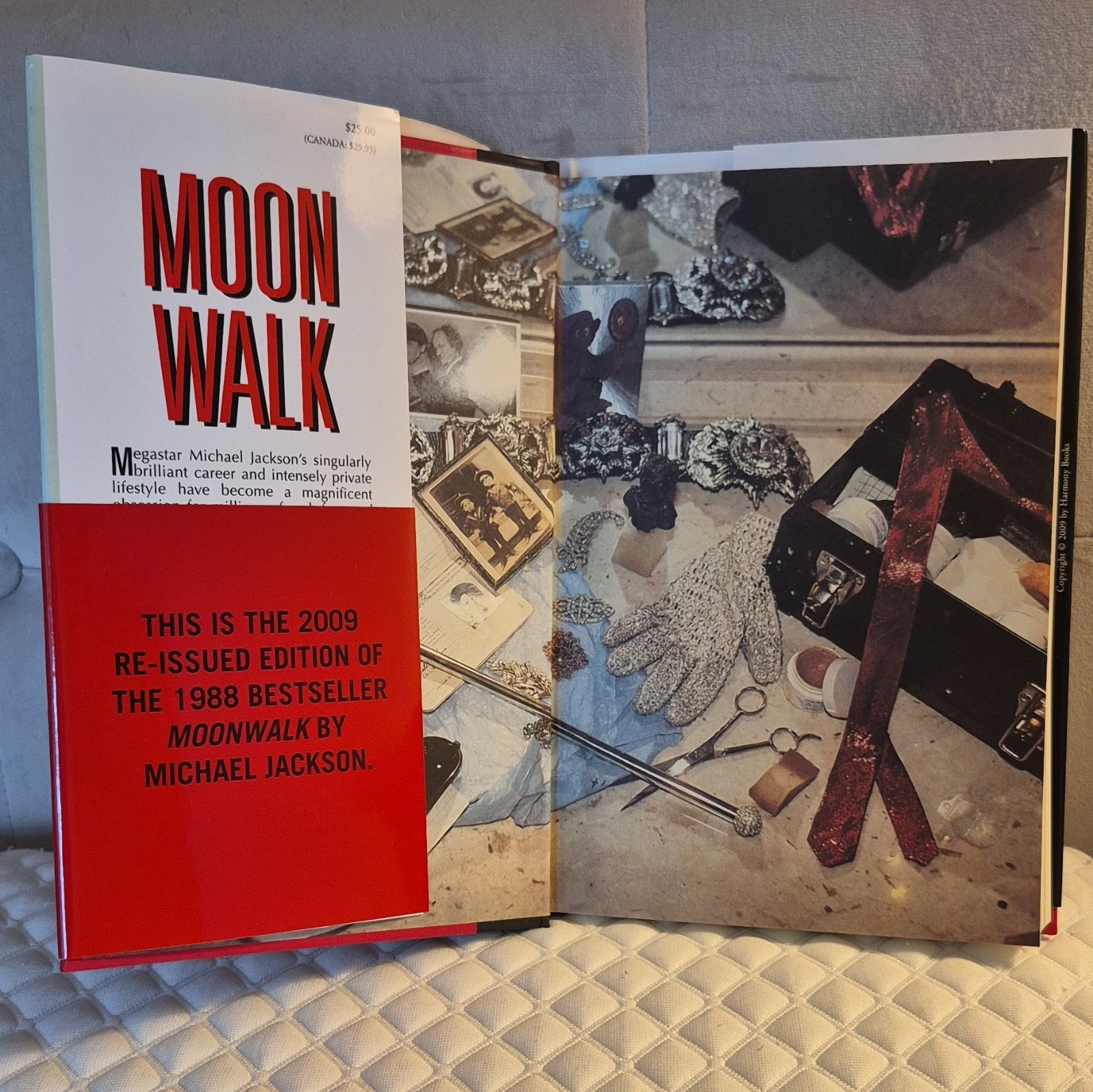 Michael Jackson Moonwalk Hardcover Reissued Edition 2009 w/ Dust Jacket