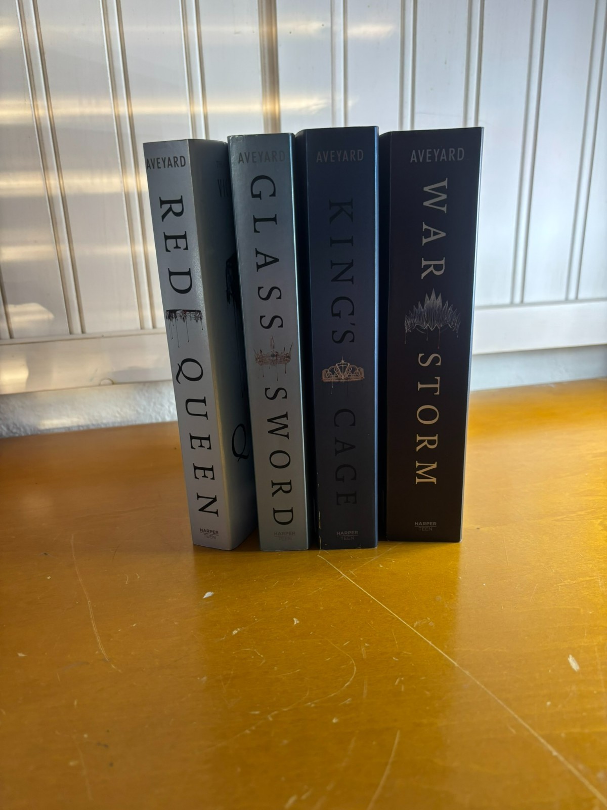 Red Queen Series Victoria Aveyard 4 Book Set Paperback Young Adult Fantasy