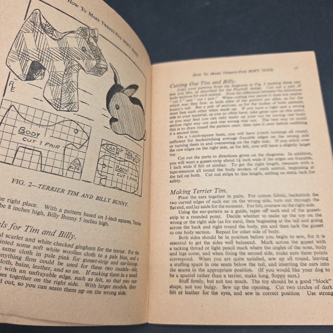 How To Make 25 Soft Toys Ruby Evans illustrated paperback No 553 1948 England