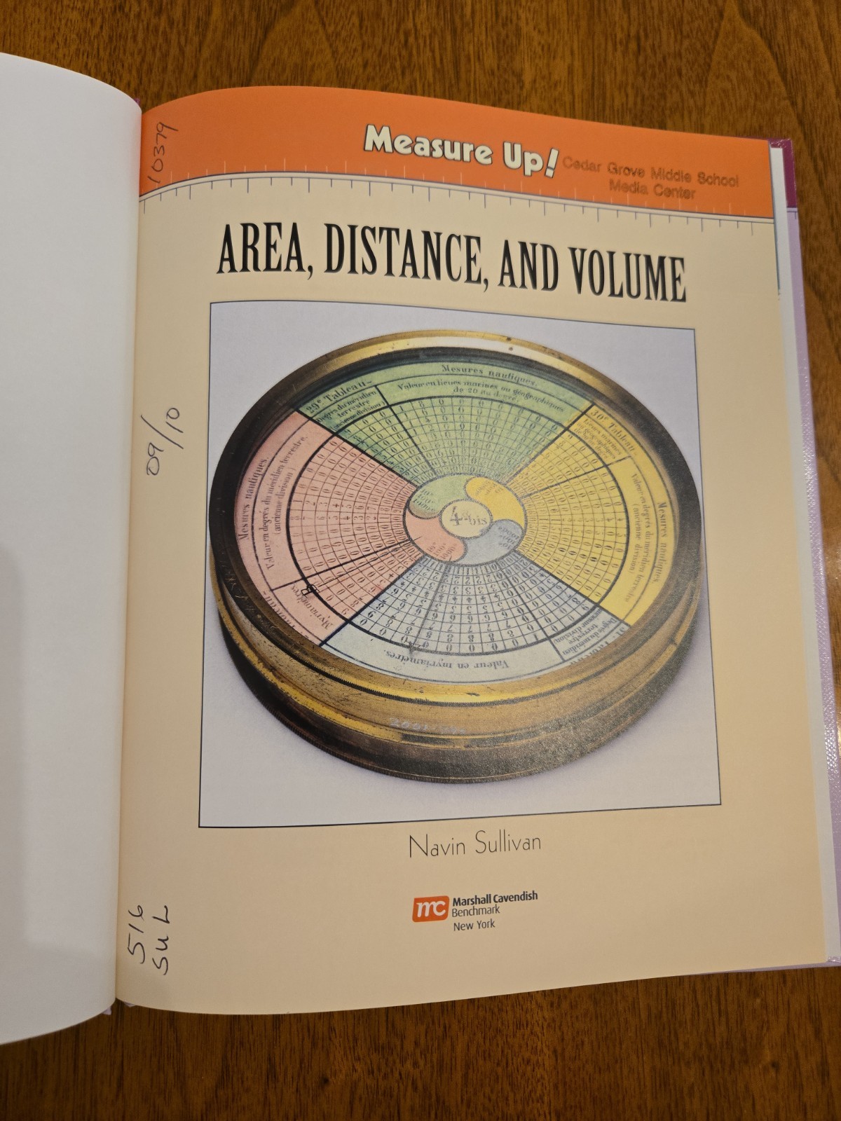 Area, Distance, And Volume (Measure Up!) Navin Sullivan VG EX Libris Grade 4–7