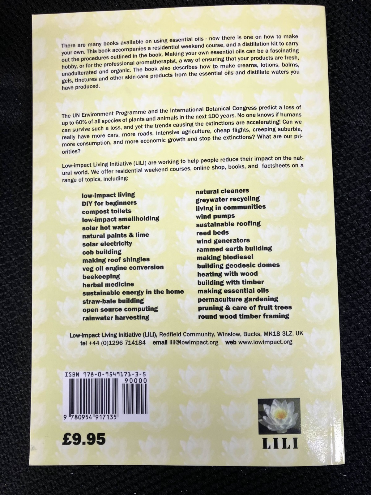 Make Your Own Essential Oils and Skin-care Products by Daniel Coaten PoP
