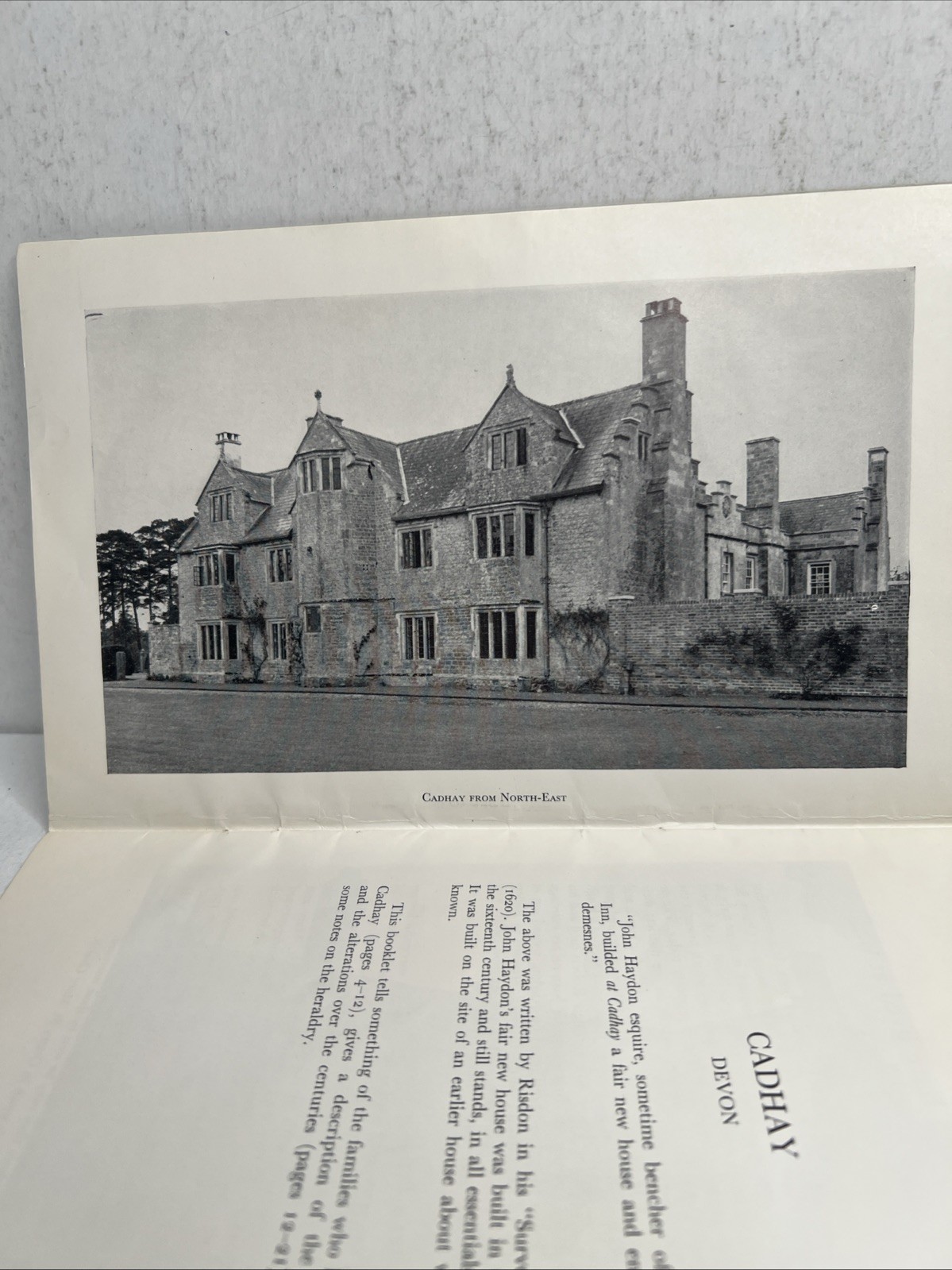 CADHAY Devon, GUIDE/HISTORY 8½x5½”, privately printed, 24 pages B216