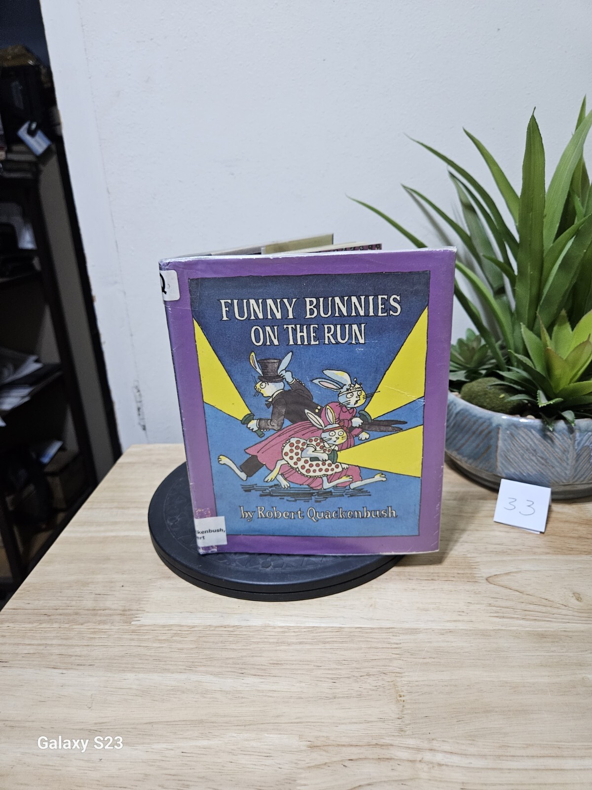 Funny Bunnies on the Run By Robert Quackenbush 1989 Hardcover Dust Jacket