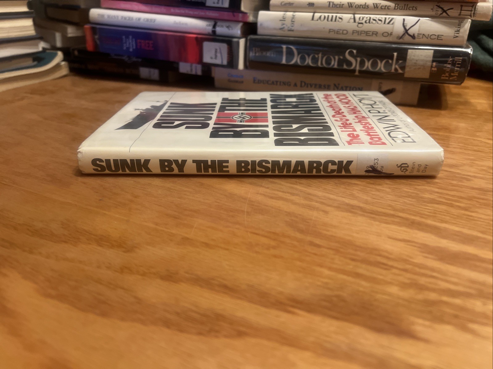 Sunk by the Bismarck: … Battleship HMS Hood by Edwin P. Hoyt 1977 1st HCDJ