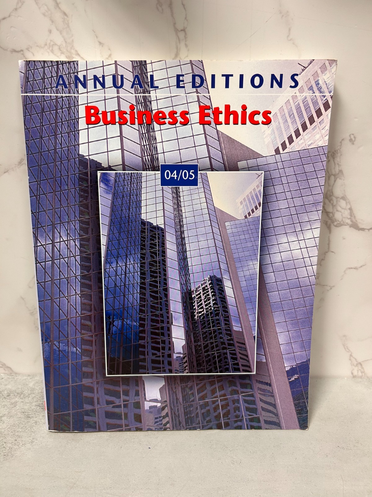 Annual Editions Business Ethics 04/05 16th Edition (VG)