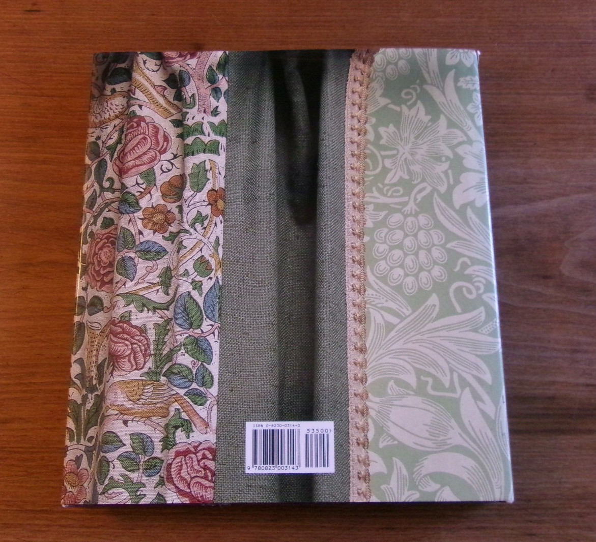 Arts & Crafts Lifestyle and Design by Wendy Hitchmough c. 2000 Hardcover
