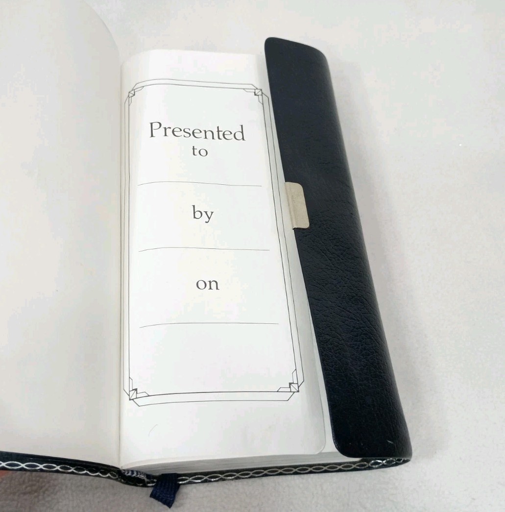 NIV Trimline Bible 1984 Zondervan Blue Bonded Leather Snap Flap Red Letters