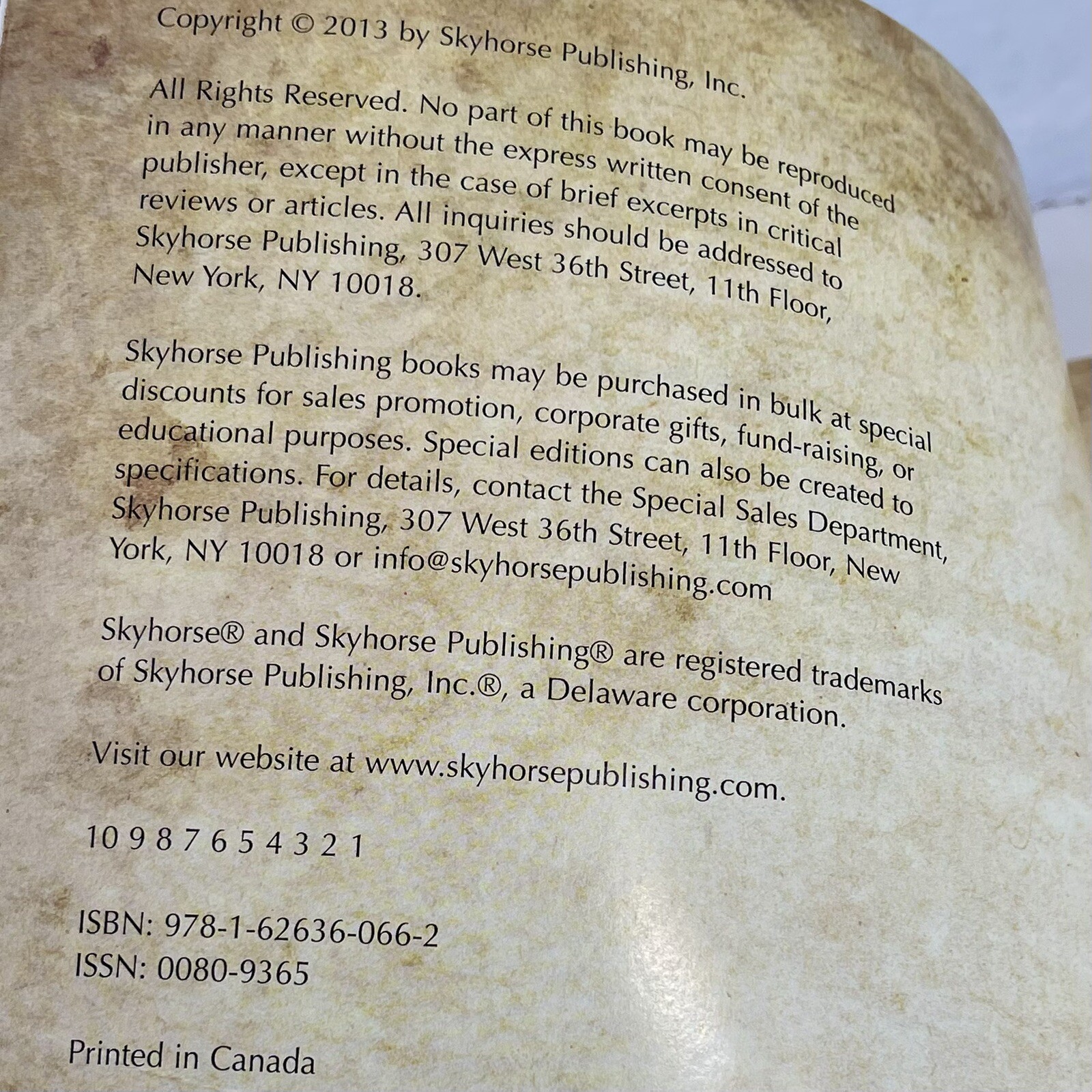 Shooters Bible 105th Edition World’s Bestselling Firearms Reference! 600 Pages!