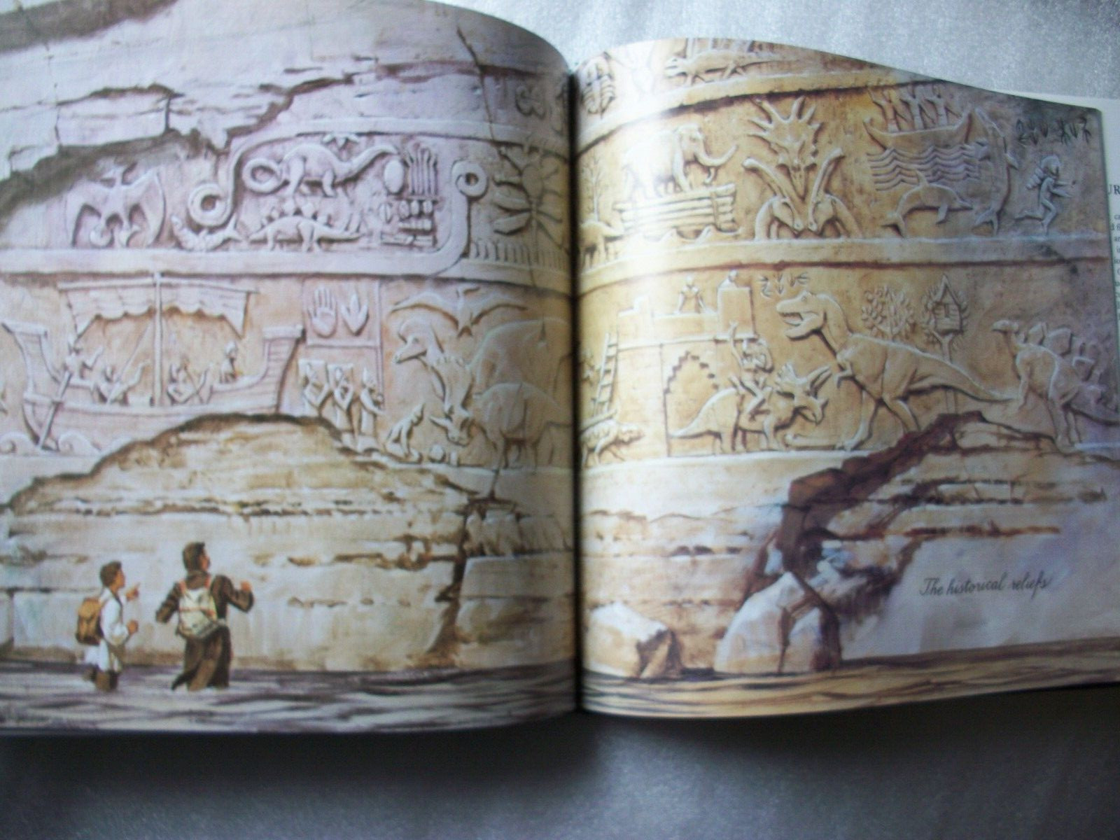 Dinotopia – A Land Apart from Time by James Gurney – Harper Collins – Hardcover