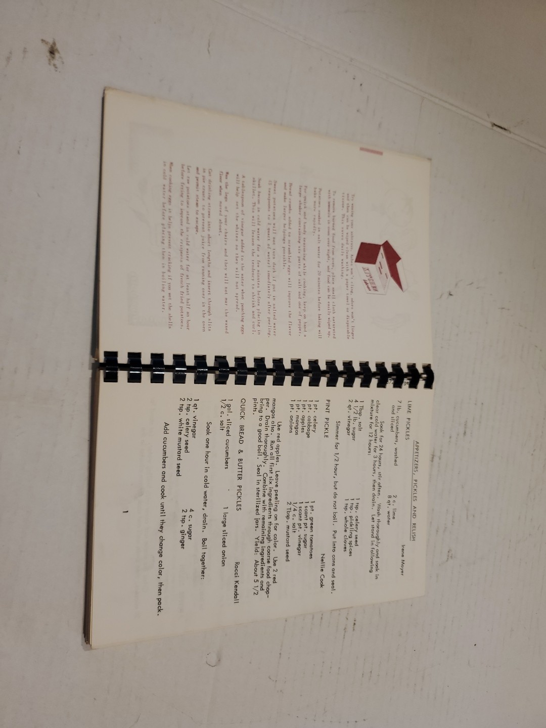 Our Daily Bread United Methodist Church Argenta, Illinois Cook Book 1972