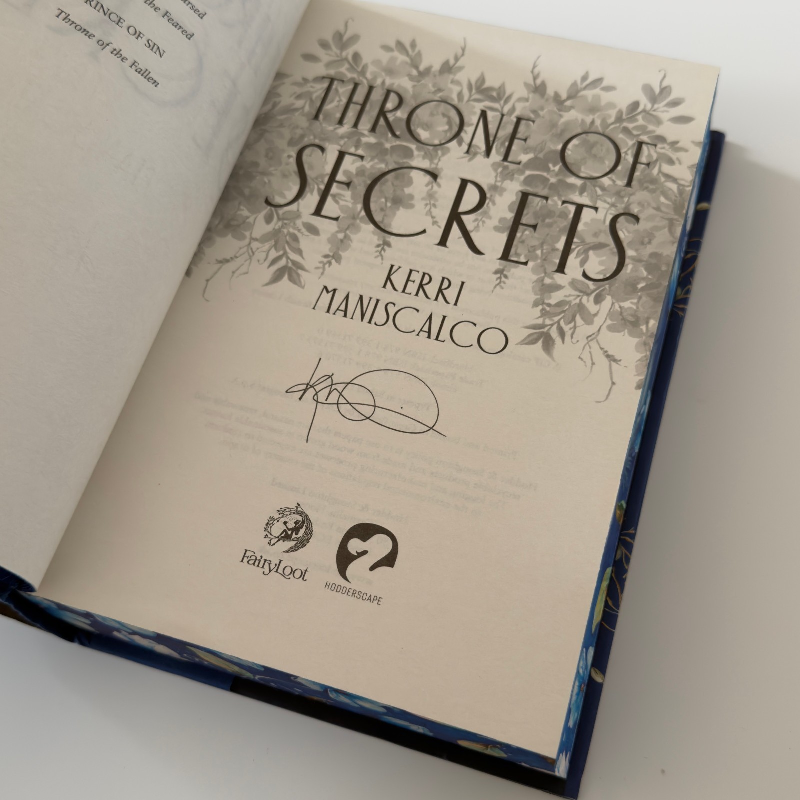 THRONE OF SECRETS Kerri Maniscalco HCDJ Hardcover Fairyloot Exclusive Edition
