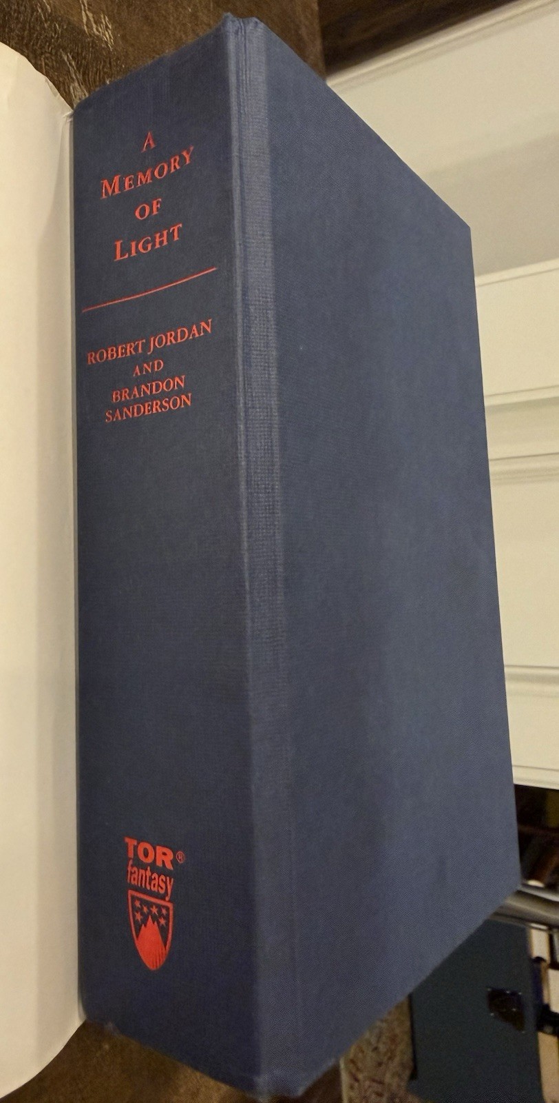 Robert Jordan & Brandon Sanderson A Memory of Light Hardcover Autographed 1st Ed