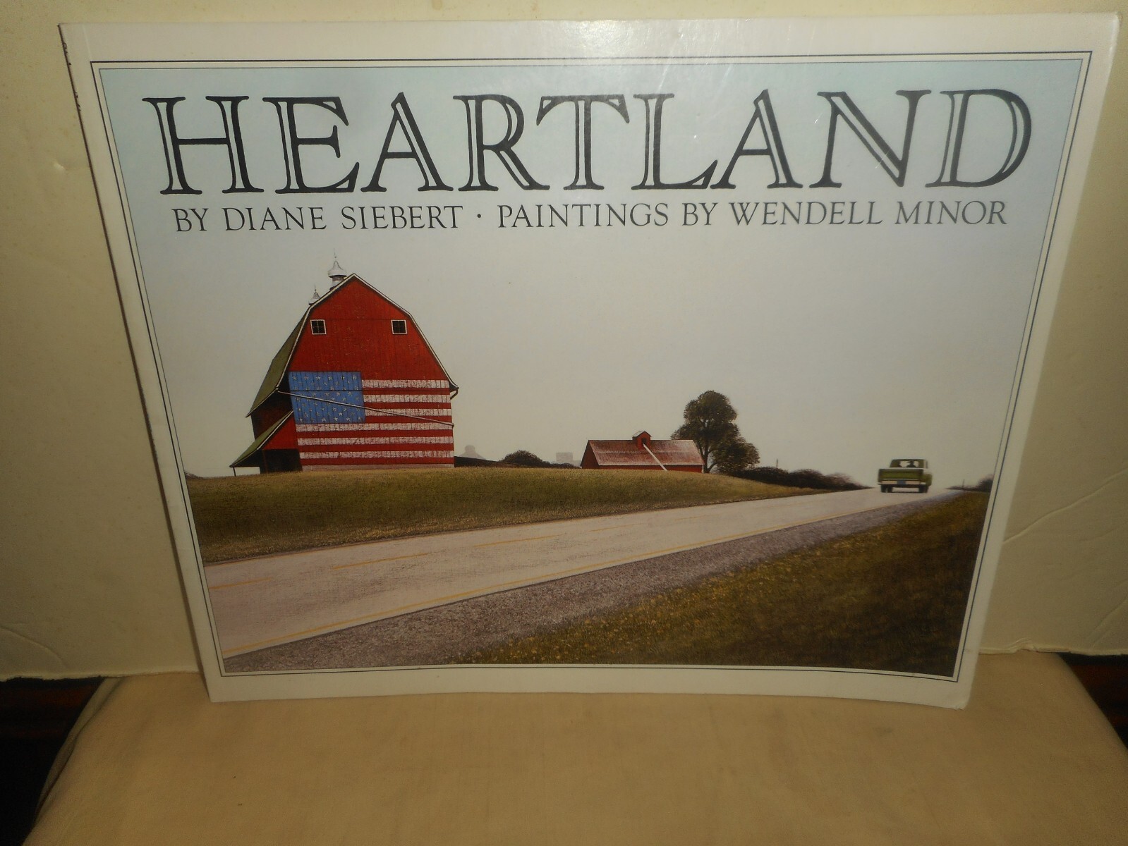 Heartland Diane Siebert Paintings by Wendell Minor Signed 1992 Paperback Book