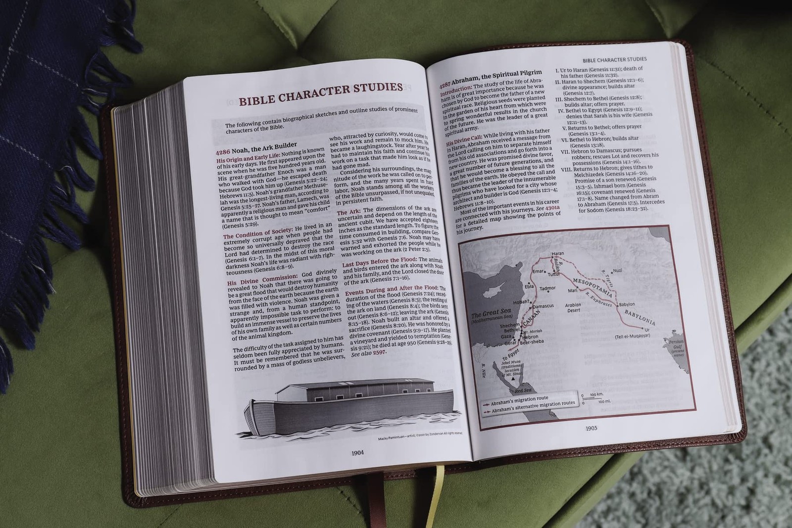 KJV, Thompson Chain-Reference Bible, Large Print, Leathersoft, Brown, Red Let…
