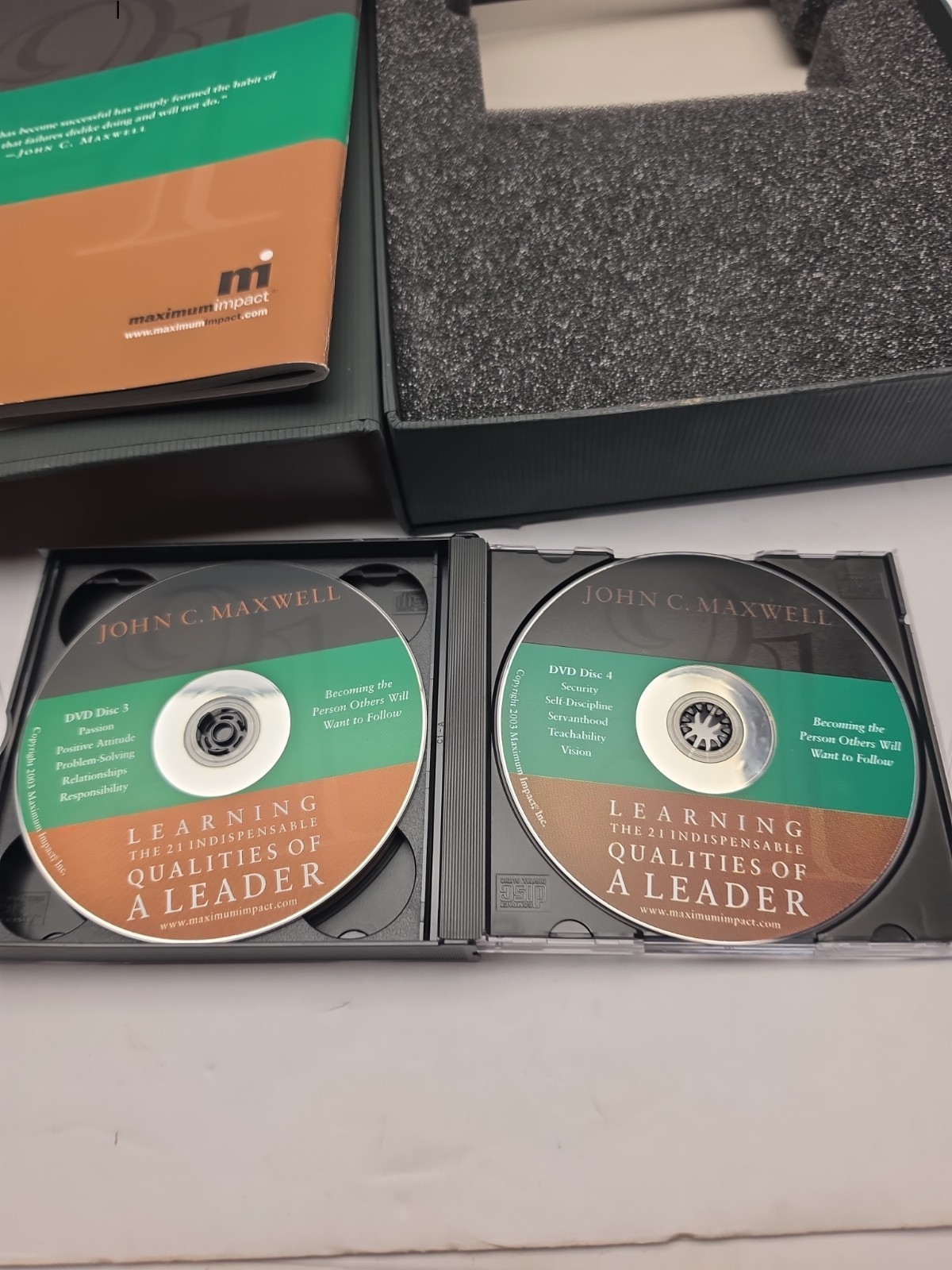 John C Maxwell 21 Indispensable Qualities of a Leader Curriculum Set And CDs