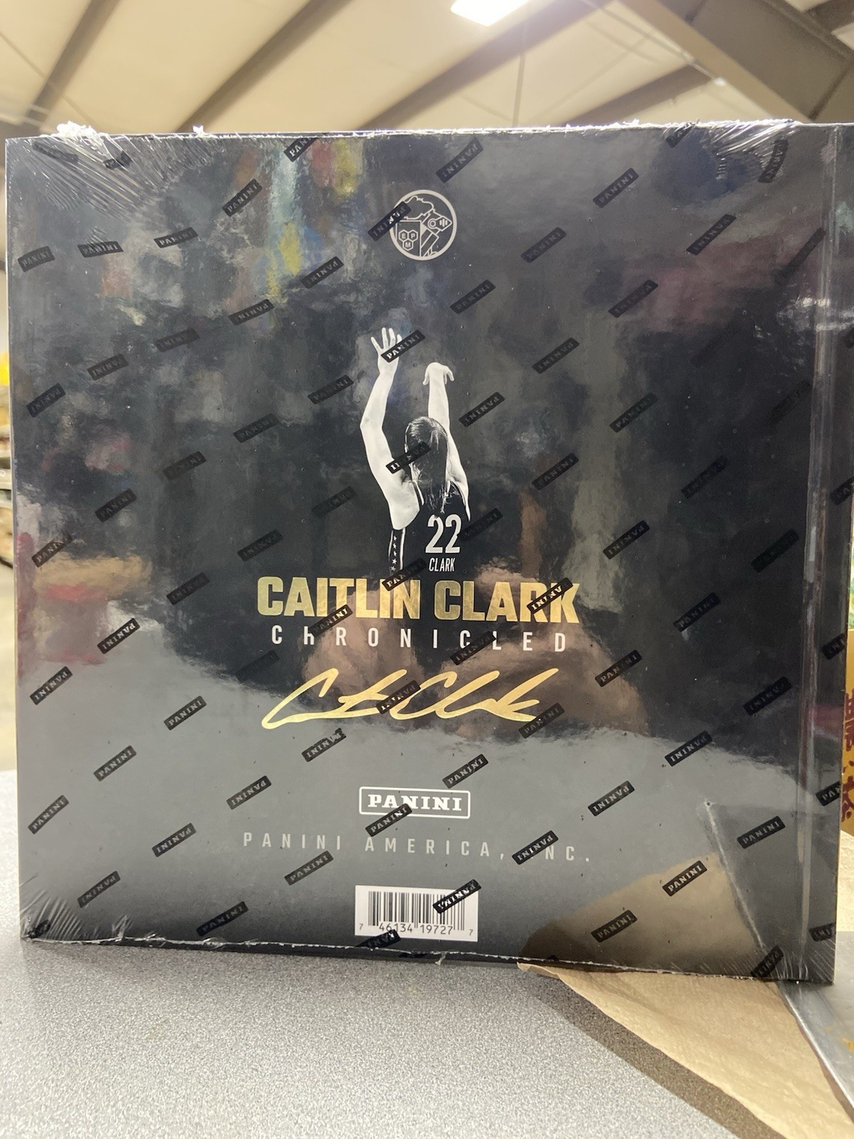 2025 CAITLIN CLARK TARGET ￼ Exclusive CHRONICLED BOOK. 32 Cards Factory Sealed