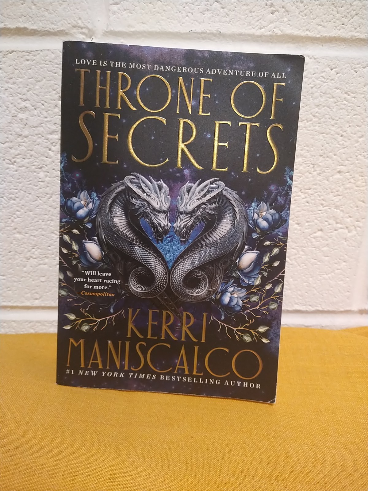 Throne of Secrets: discover your new devilishly…Maniscalco, Kerri-paper 2024