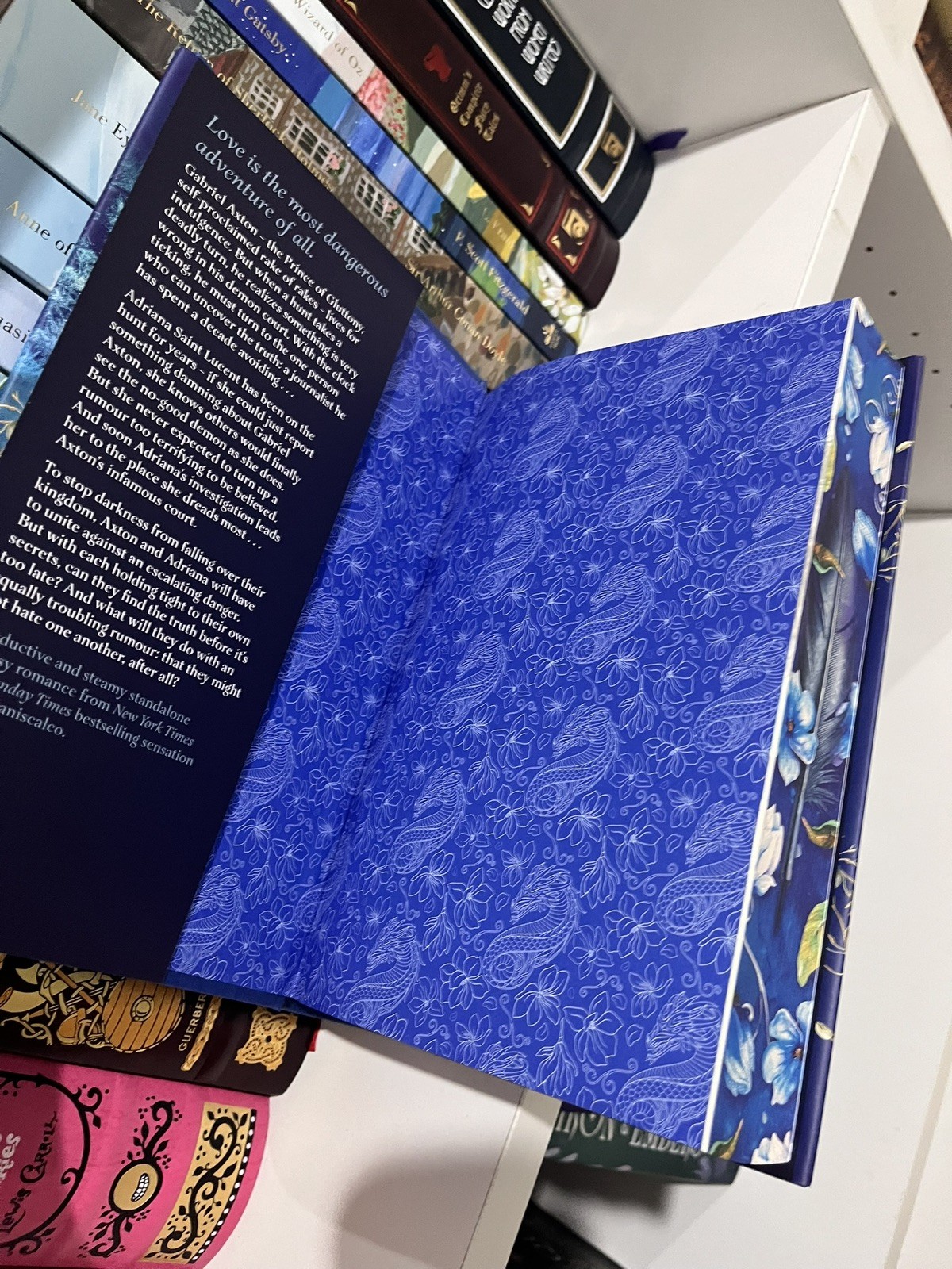 Fairyloot – Throne of Secrets by Kerri Maniscalco