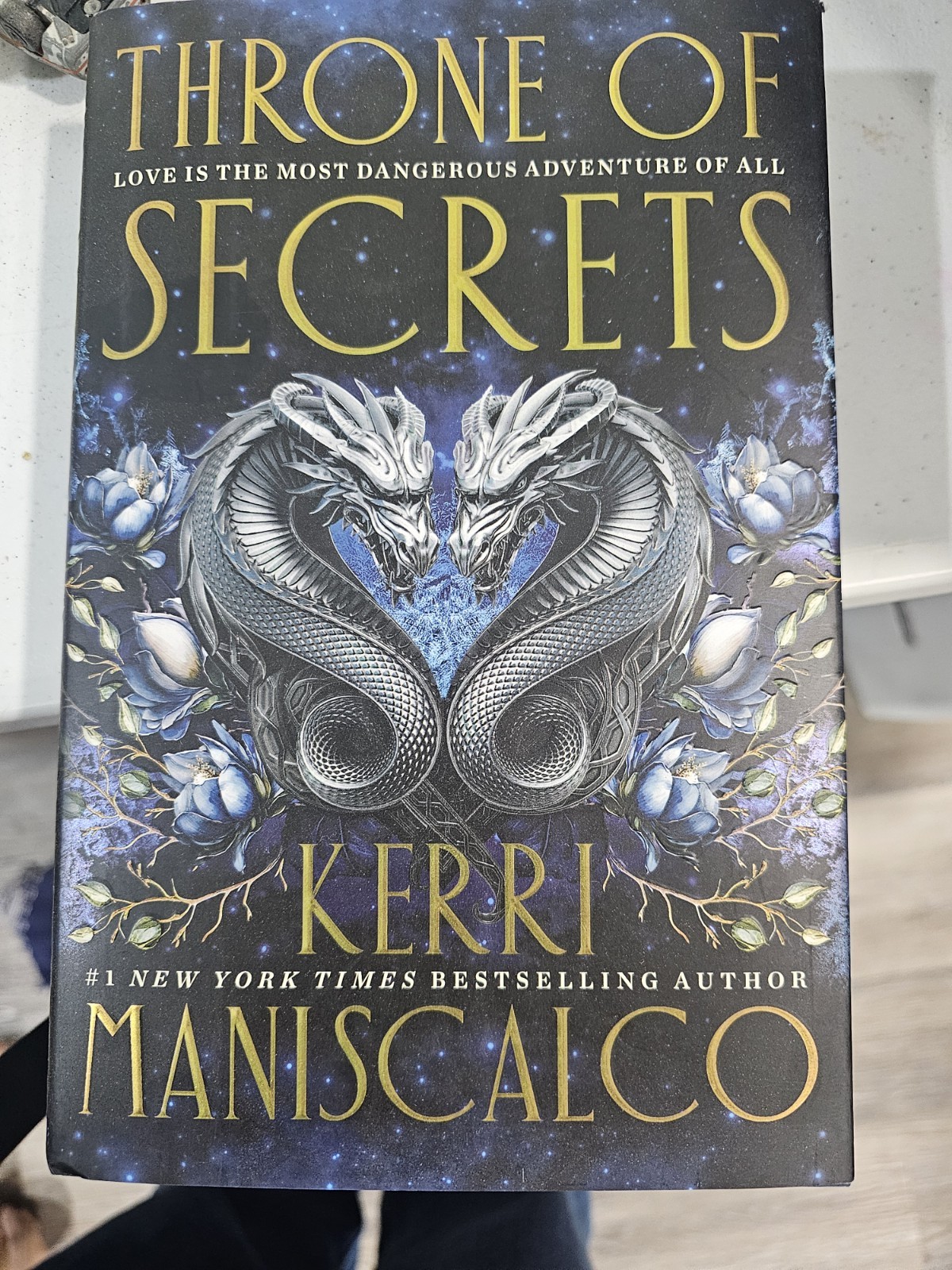 Throne of Secrets – Hardcover By Maniscalco, Kerri – Excellent Condition