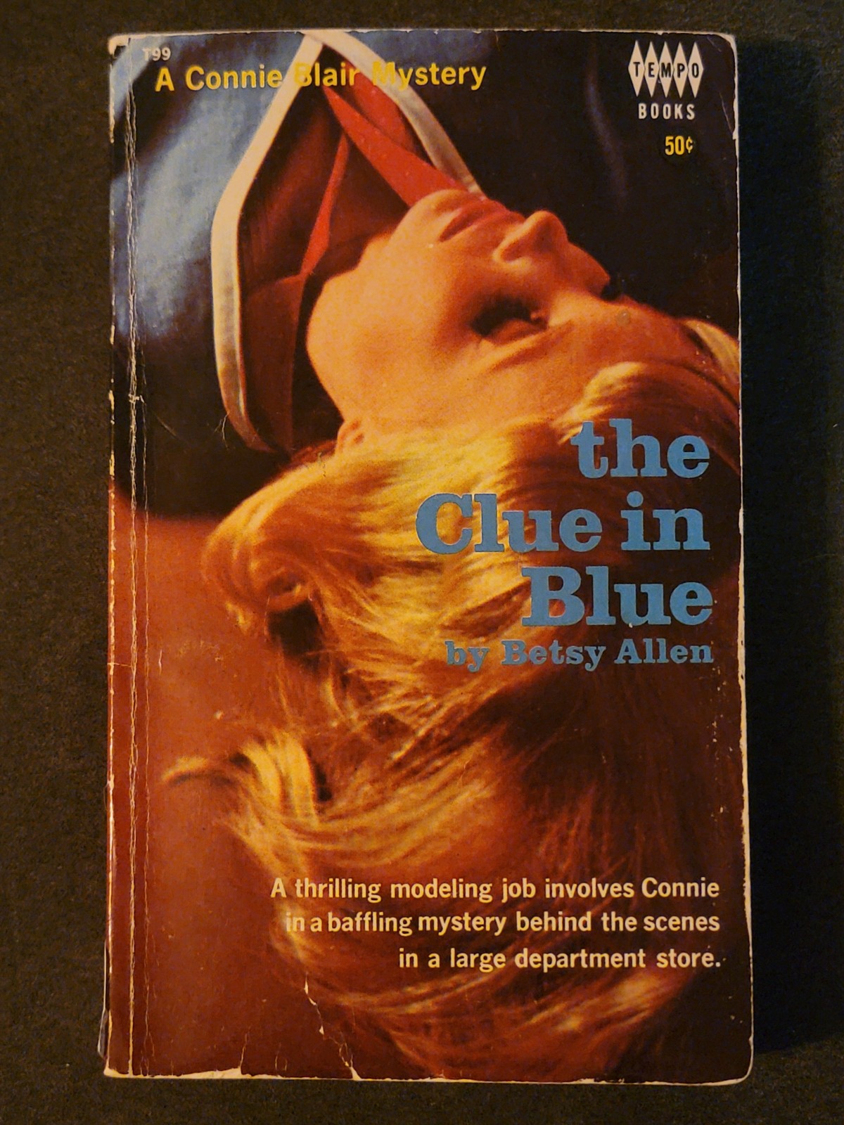 The Clue in Blue by Betsy Allen
