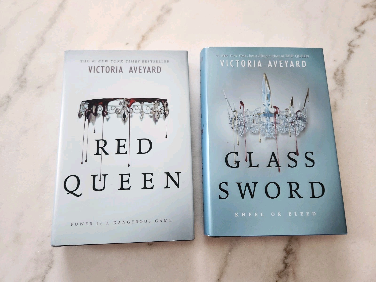 Red Queen Series 2-Book Hardcover Lot w/ Dust Jacket – Victoria Aveyard