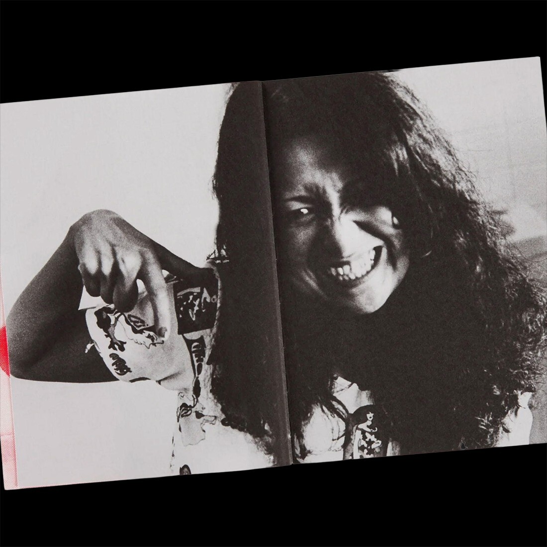 Red Flower the Women of Okina – Mao Ishikawa Photo Book 2022 2nd Ed. Limited 600