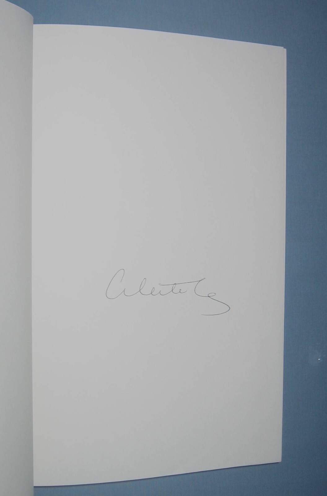 Celeste Ng * LITTLE FIRES EVERYWHERE * signed 1st edition – very nice copy