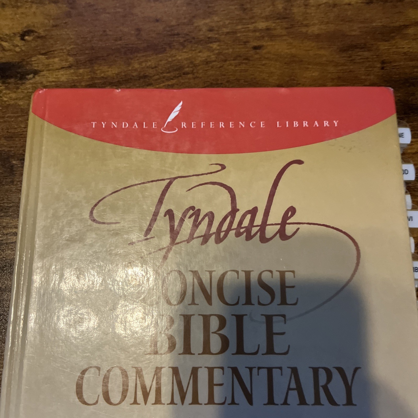 Tyndale Concise Bible Commentary by Robert B Hughes: Used