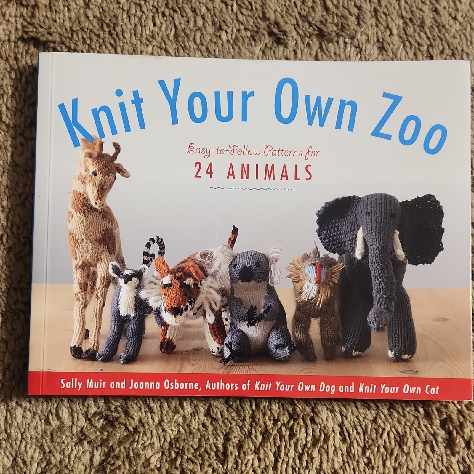 Knit Your Own Zoo Paperback English Ages 9-12 Adult Muir Osborne