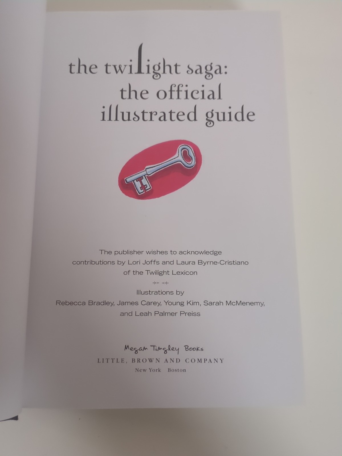 Twilight Saga Official Illustrated Guide 1st Printing HC w/ Dust Jacket Meyer
