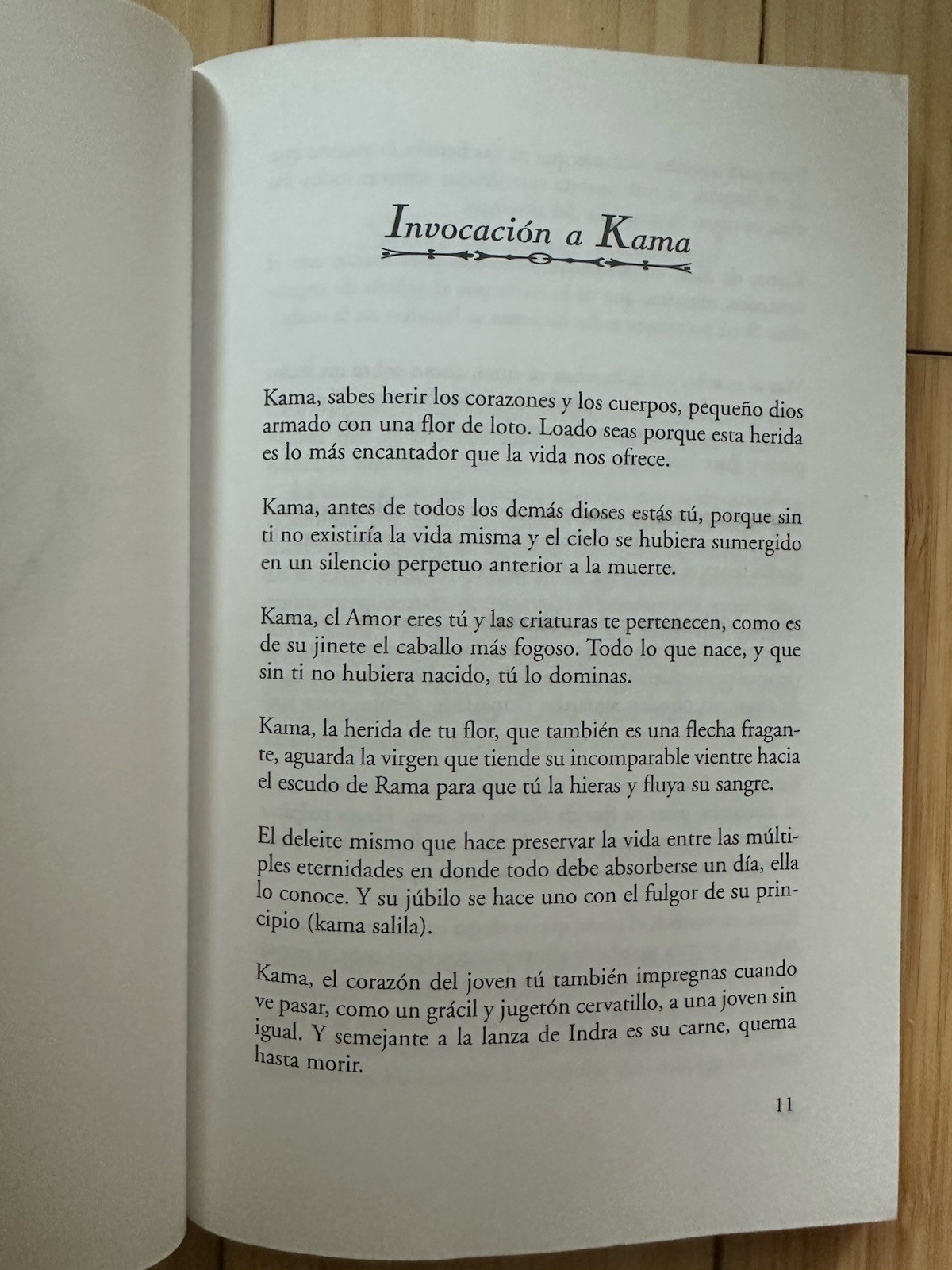 KAMA SUTRA [Spanish] Mallanaga Vatsyayana (2017) translated by Martha Baranga