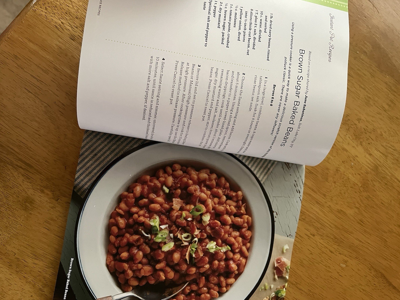Gooseberry Patch Quick & Easy Recipes With Help… Paperback 286 Pages