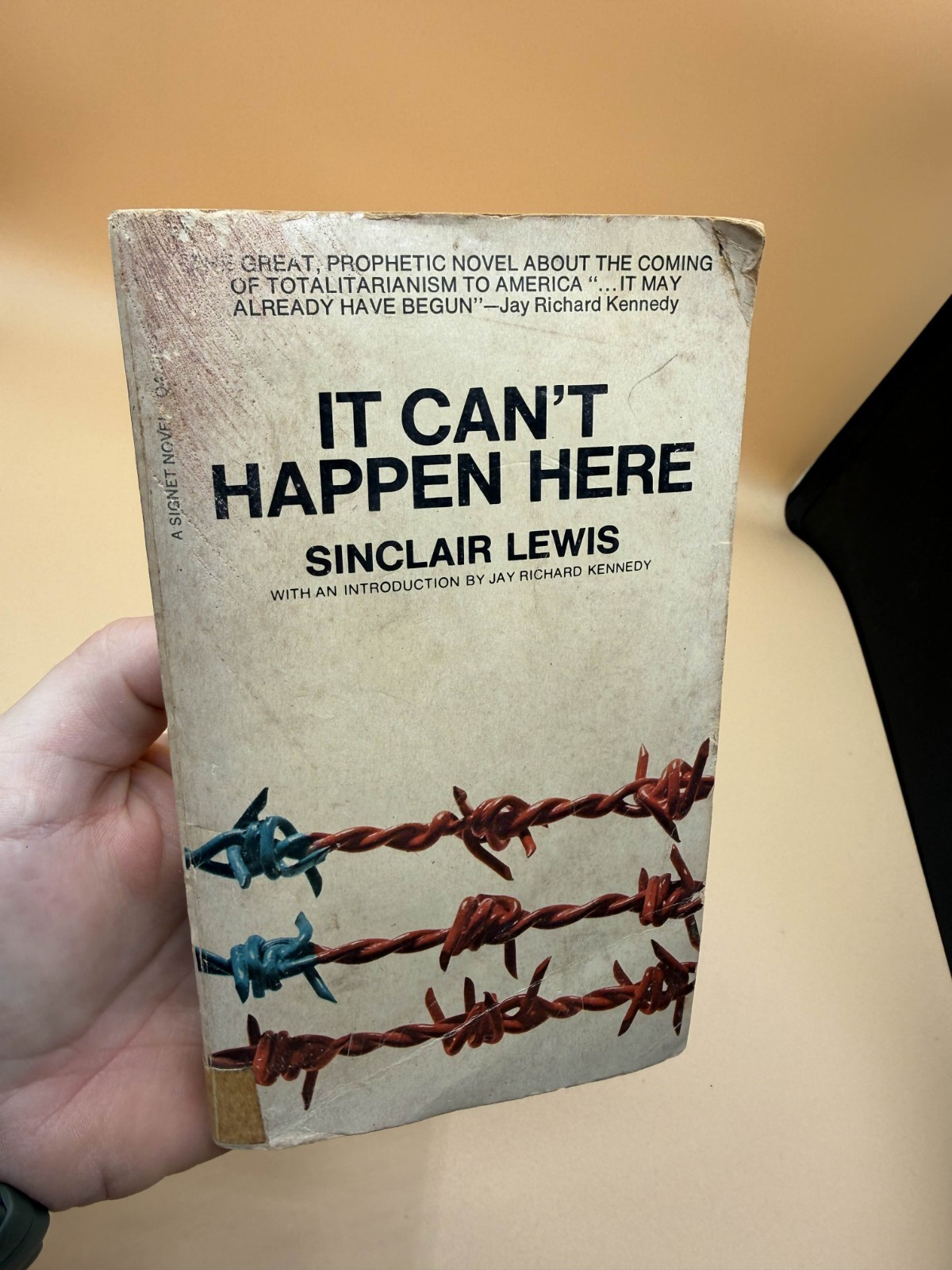 Vintage 1970 It Can’t Happen Here Sinclair Lewis Signet 1st Print Dystopian Noir