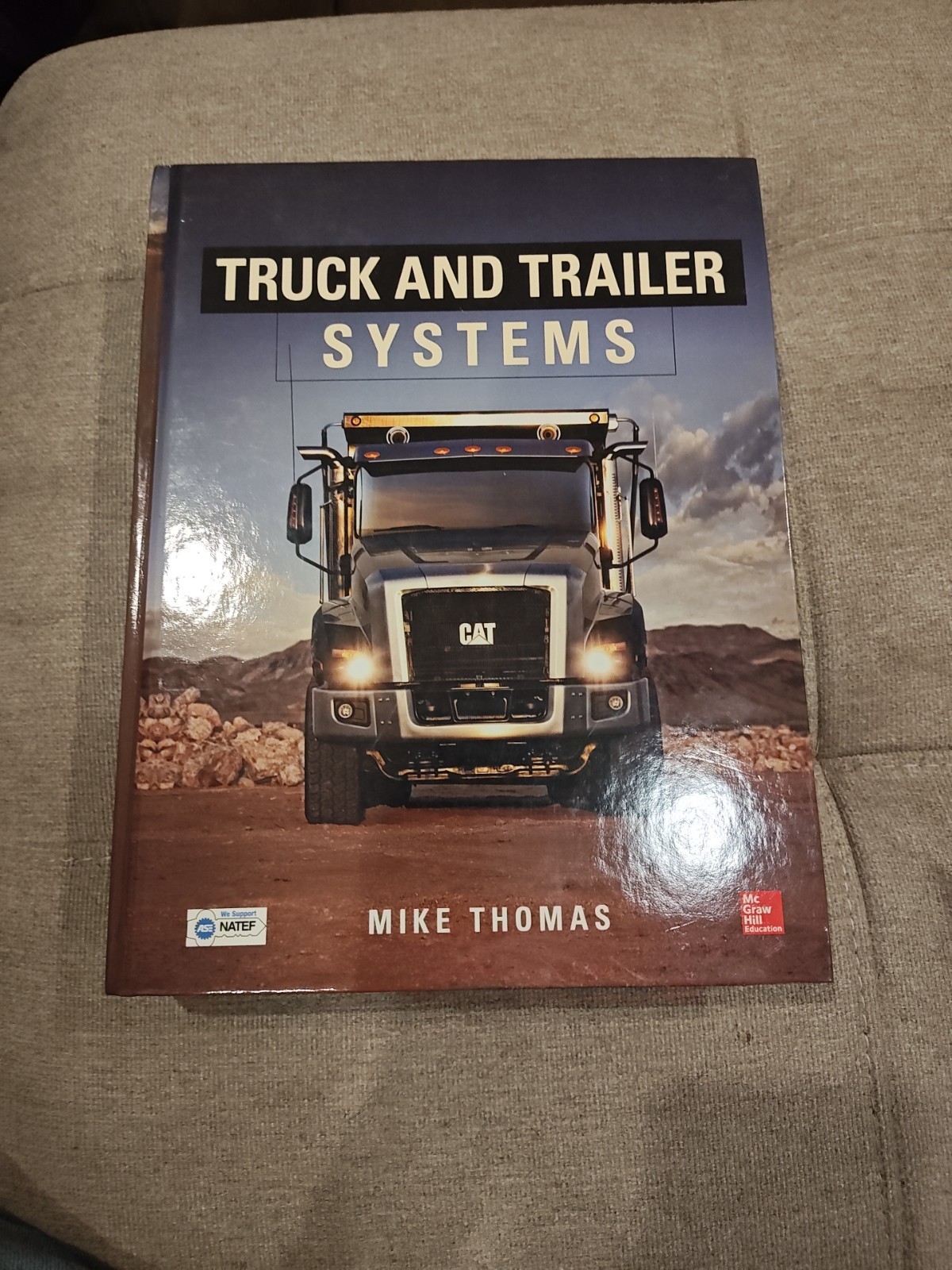 Truck And Trailer Systems by Mike Thomas 2014 Hardcover Very Good