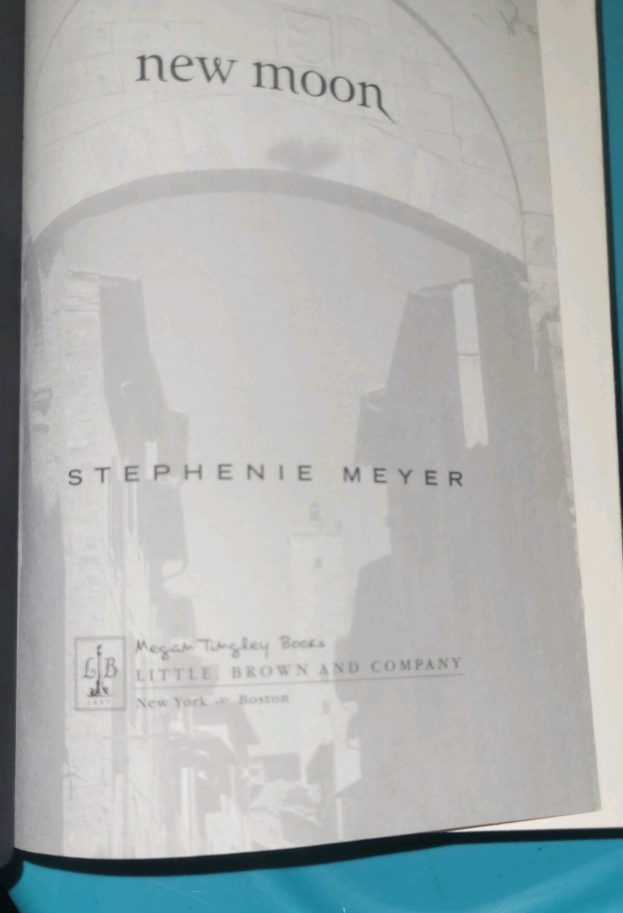 New Moon by Stephenie Meyer