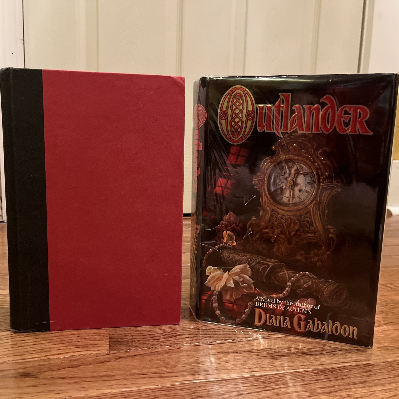 Diana Gabaldon – Outlander FLAT SIGNED BP 1st Edition 8th Printing Book 1 – 1991