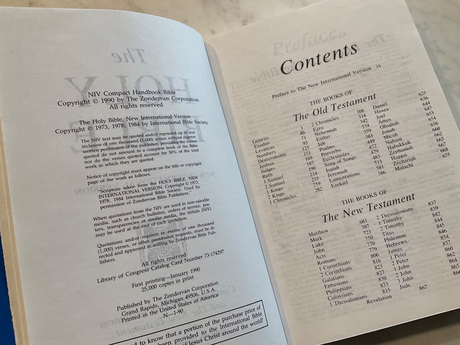 NIV Compact Text Bible 1990 First Printing Blue Hardcover 1984 NEW