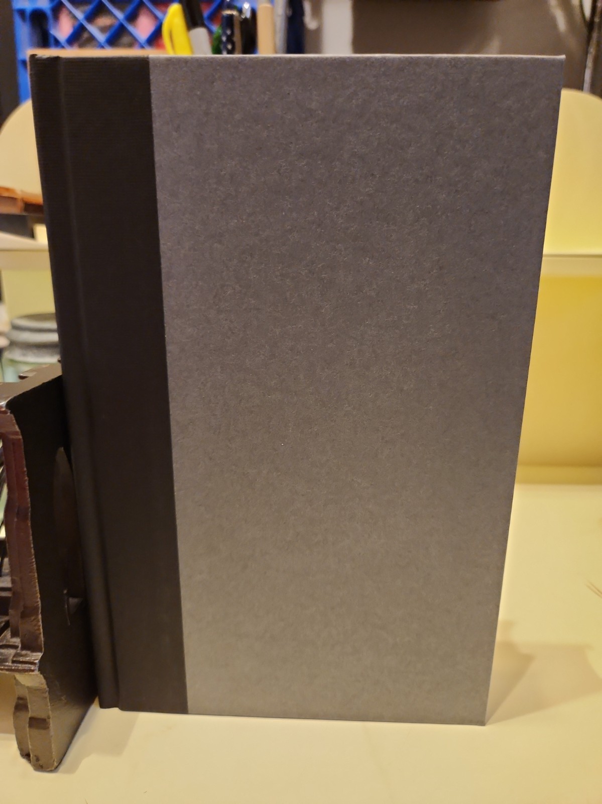 1ST EDITION INSCRIBED BY AUTHOR JOHN COLAPINTO ABOUT THE AUTHOR HC COLLECTIBLE