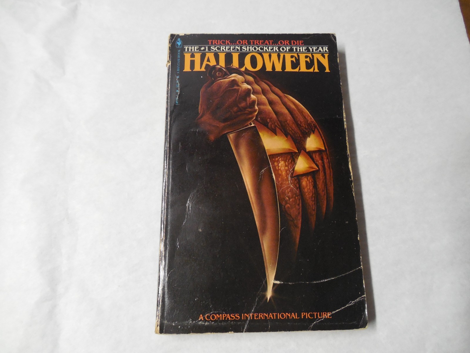 Halloween Movie Novelization by Curtis Richards A Bantam Book 1979 Paperback