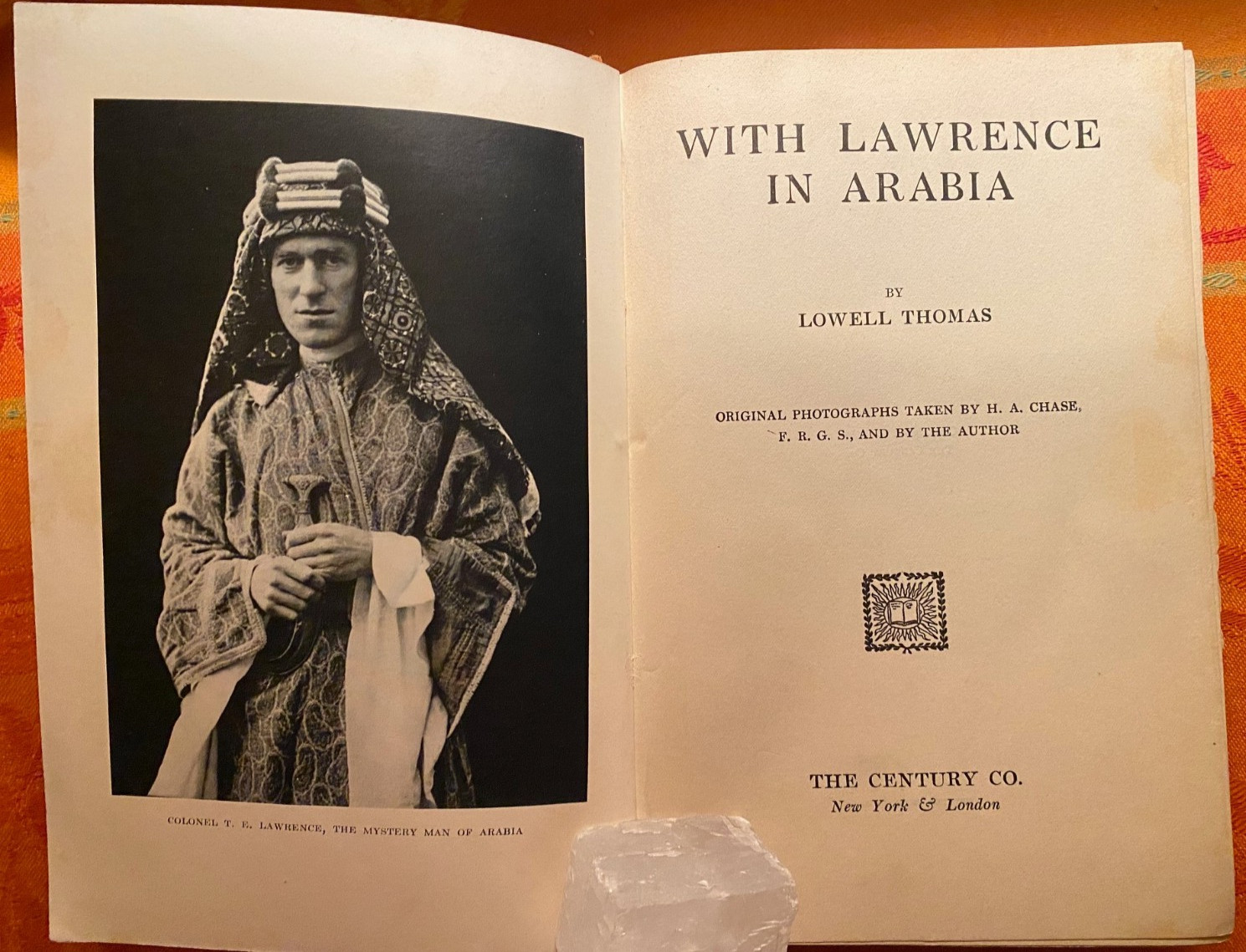 “With Lawrence in Arabia” by Lowell Thomas 1924 HC WWI Middle East Biography