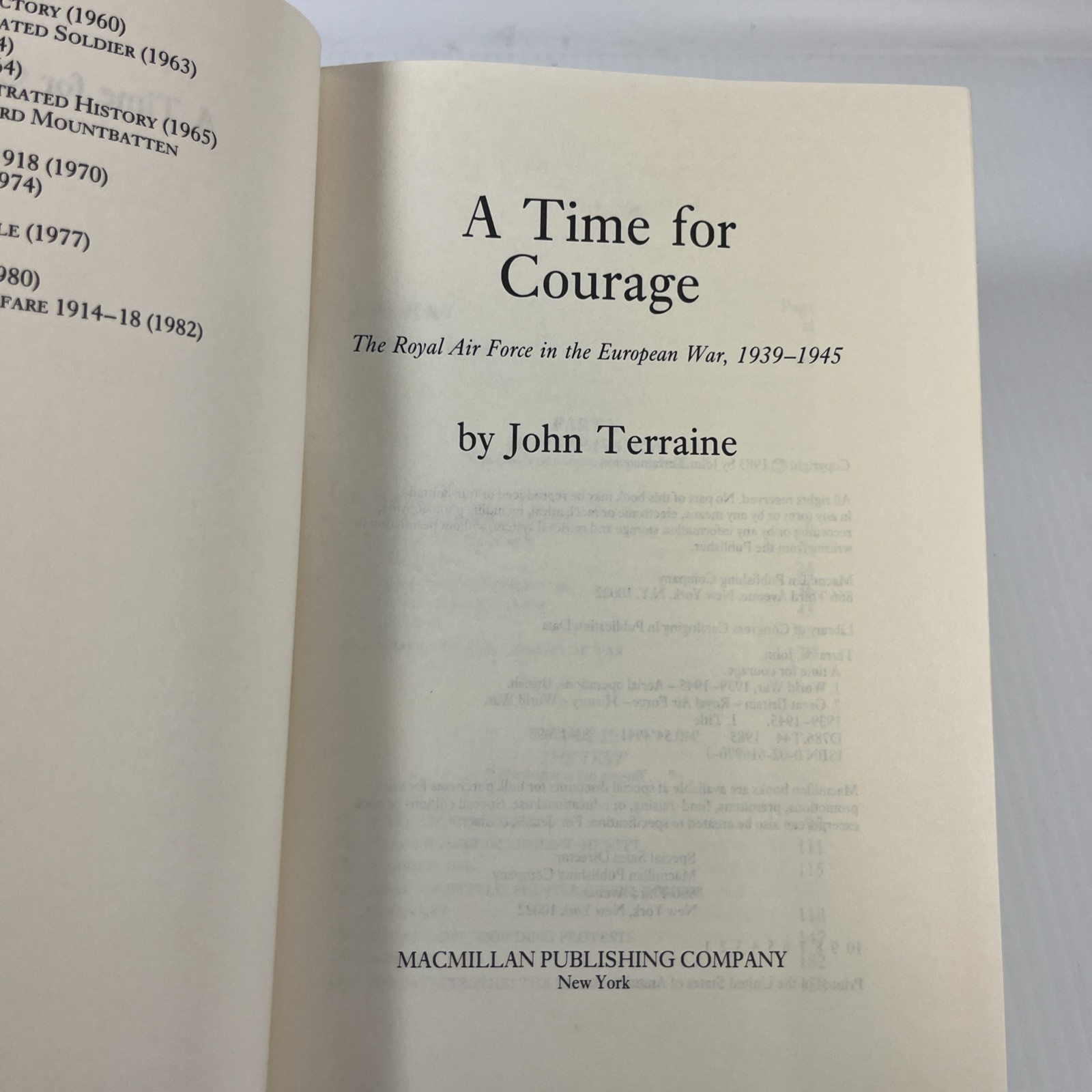 A Time For Courage Royal Air Force In The European War 1939-1945 John Terraine
